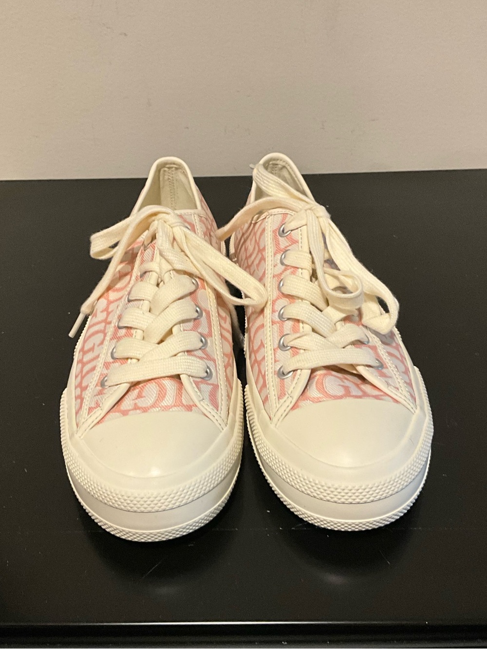 Guess Women's Pink Patterned Low-Top Canvas Sneakers Size 9 1/2